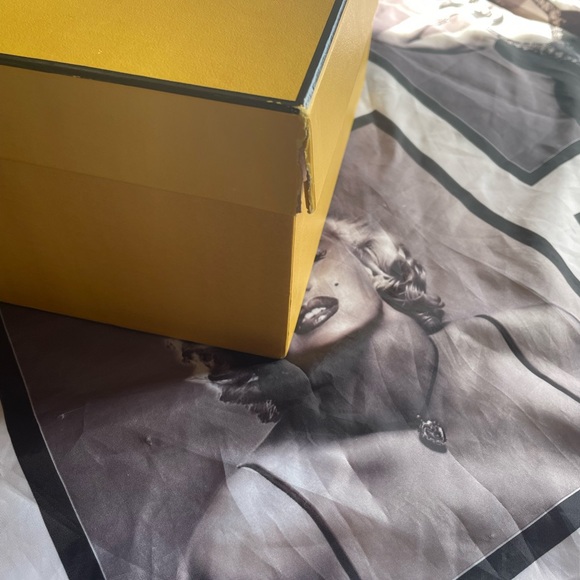 Fendi Flow Sneakers ❤️Authentic ❤️ - Picture 8 of 8